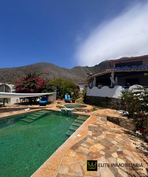 Maison avec vue mer et montagne sur l’île de Margarita