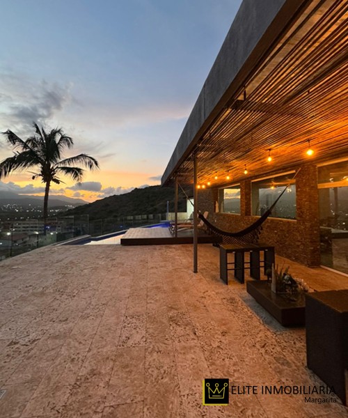Maison de 2 niveaux avec vues en vente Île de Margarita